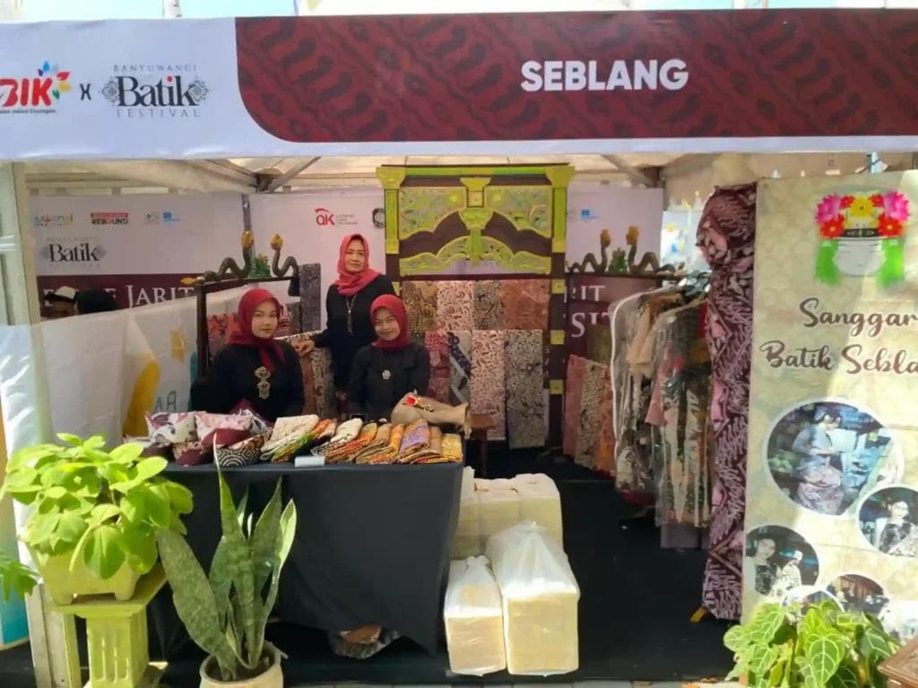 Pameran produk batik Seblang Batik Tulis