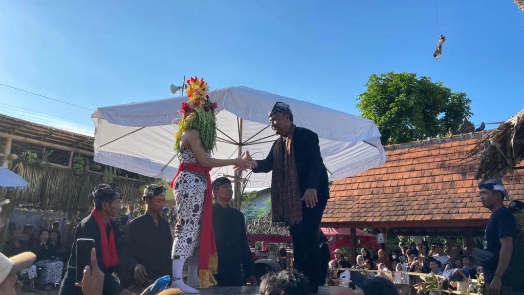 Seblang ritual performance