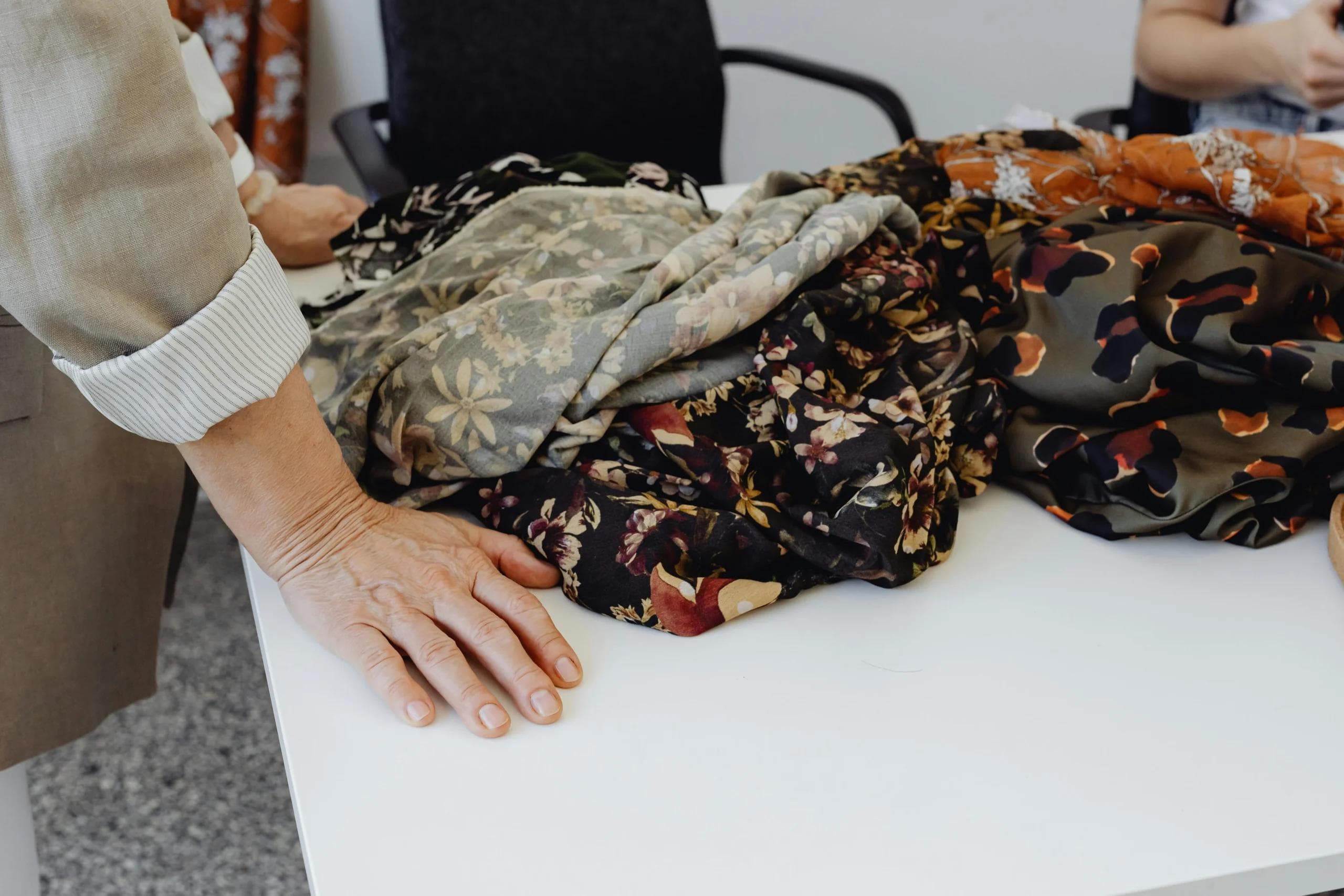 Printing Kain vs Batik Tradisional: Murah dan Cepat, Tapi Apakah Nilai Budaya Terancam?