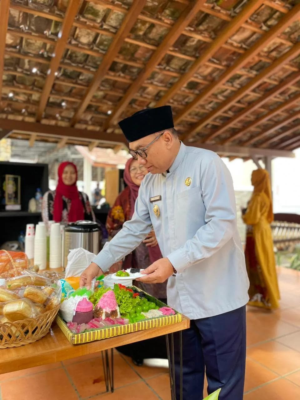 Traditional tumpeng ceremony